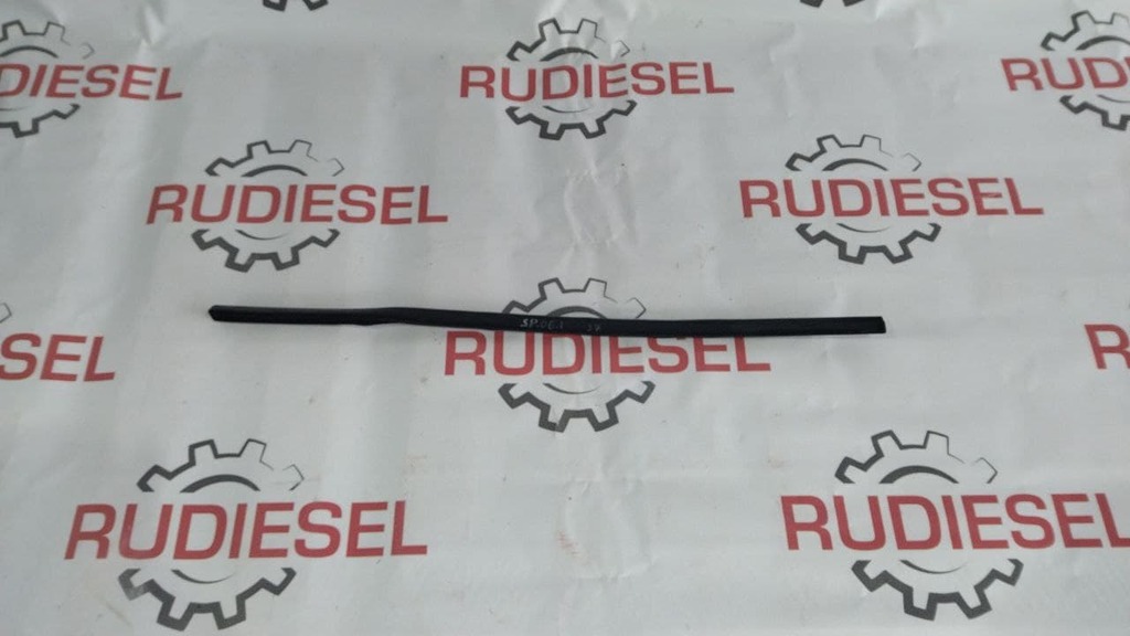 уплотнитель стекла двери б/у